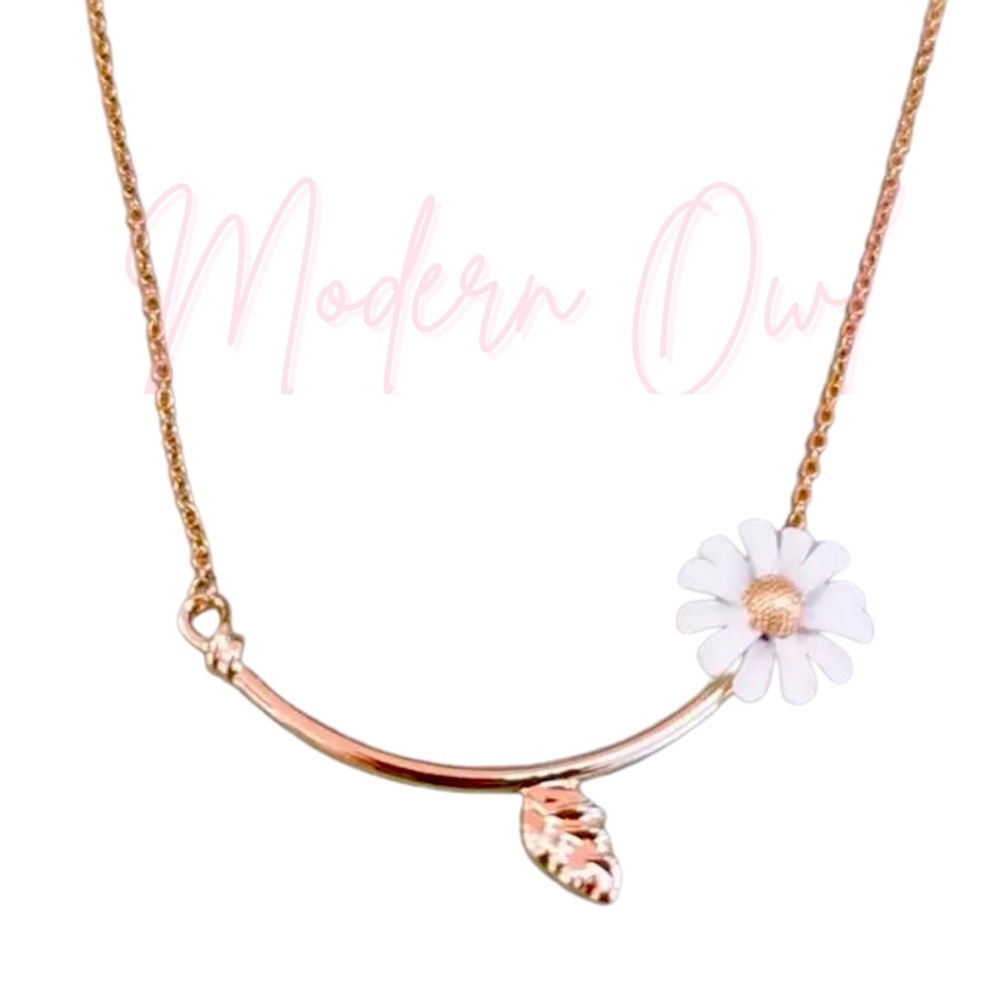 🌻 Wild Asymmetric Daisy Flower Necklace
